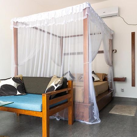 Bed and Breakfast Srimany Mirissa Exterior foto
