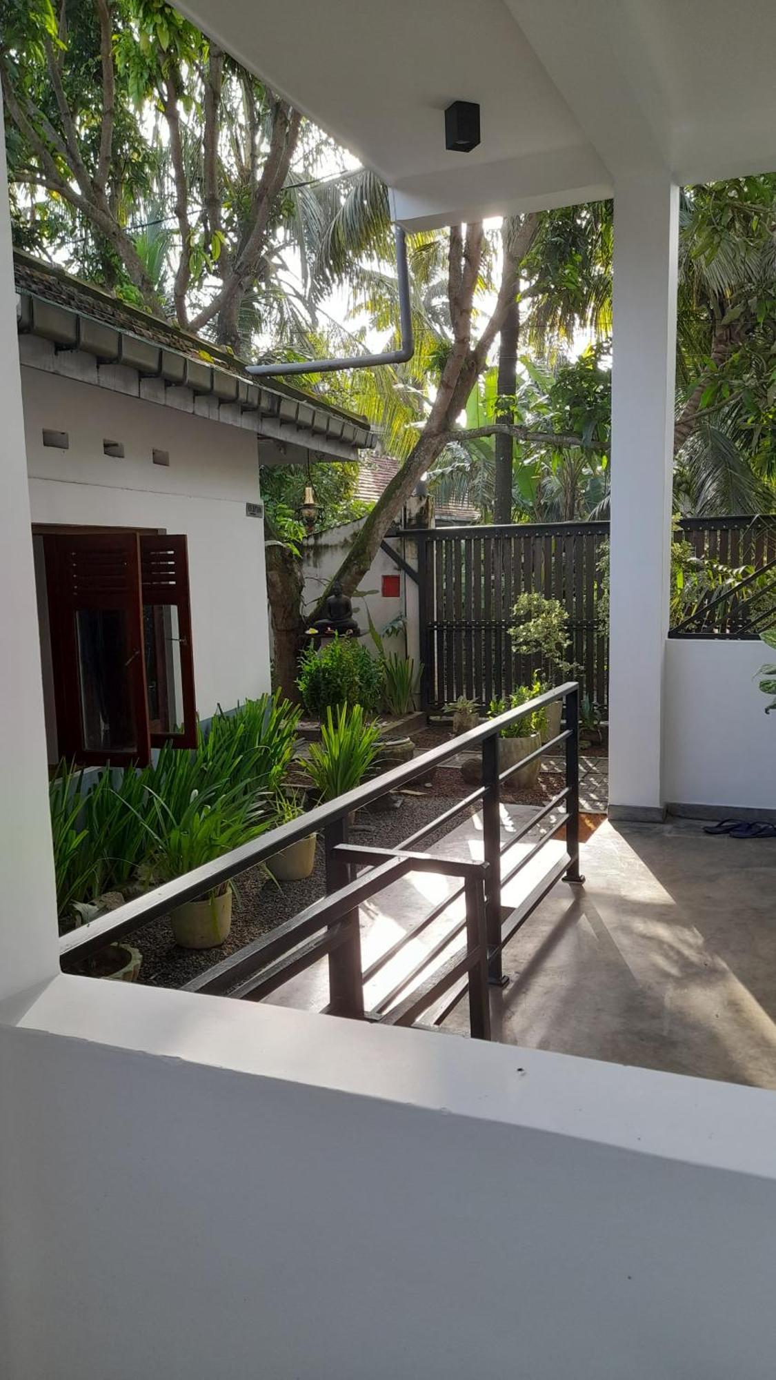 Bed and Breakfast Srimany Mirissa Exterior foto